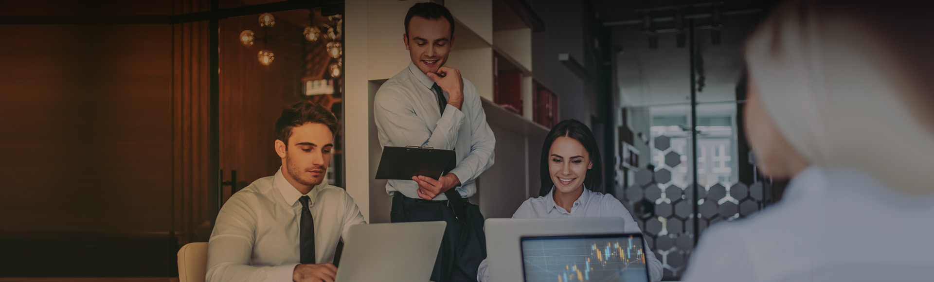 开诚务实，为投资者创造长远价值